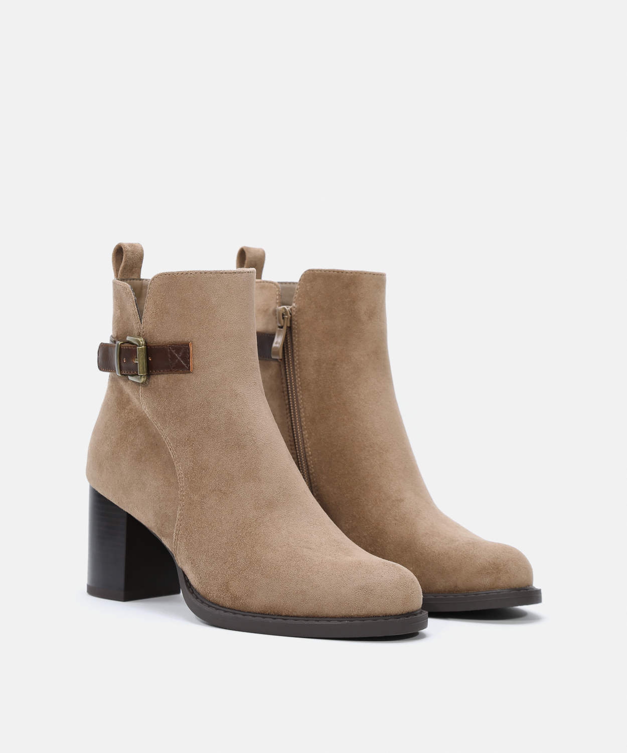 Botines tacón hebilla